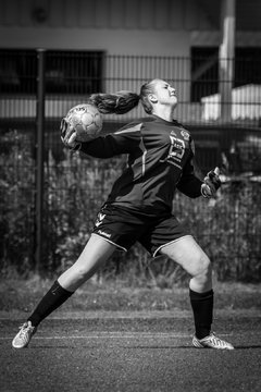 Bild 168 - B-Juniorinnen SV Henstedt-Ulzburg - MTSV Olympia Neum�nster : Ergebnis: 1:4